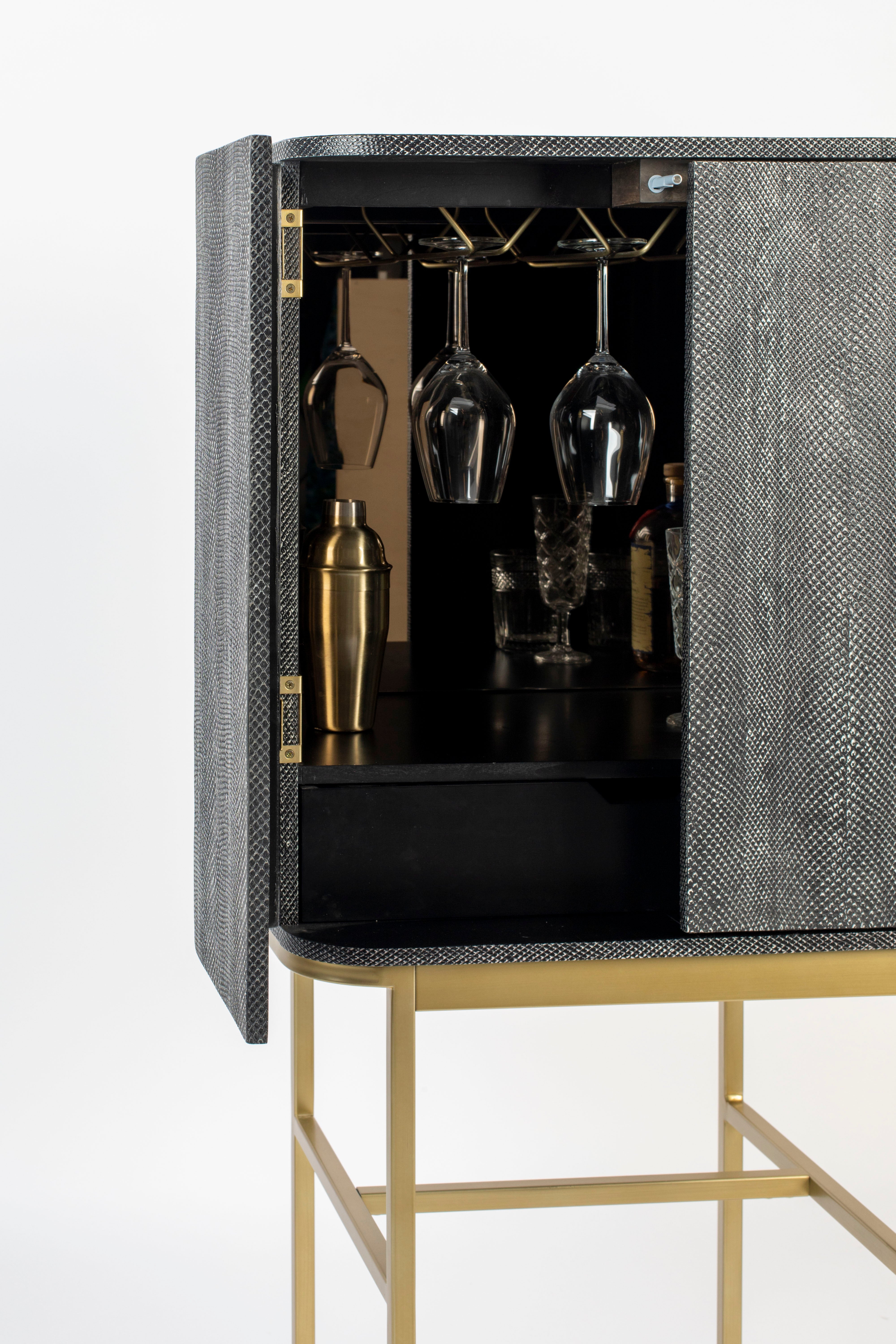 Bold Monkey Ava Morgana Snake Drinks Cabinet